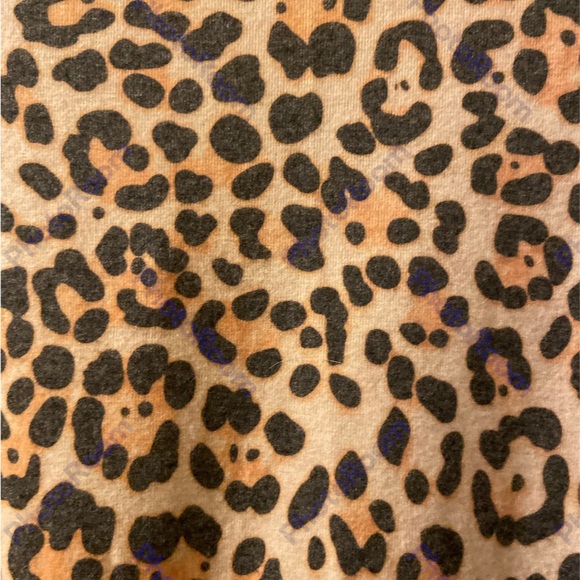 EASEL Long Sleeve Animal Print Top           Size LARGE  Excellent Used … - Picture 5 of 7